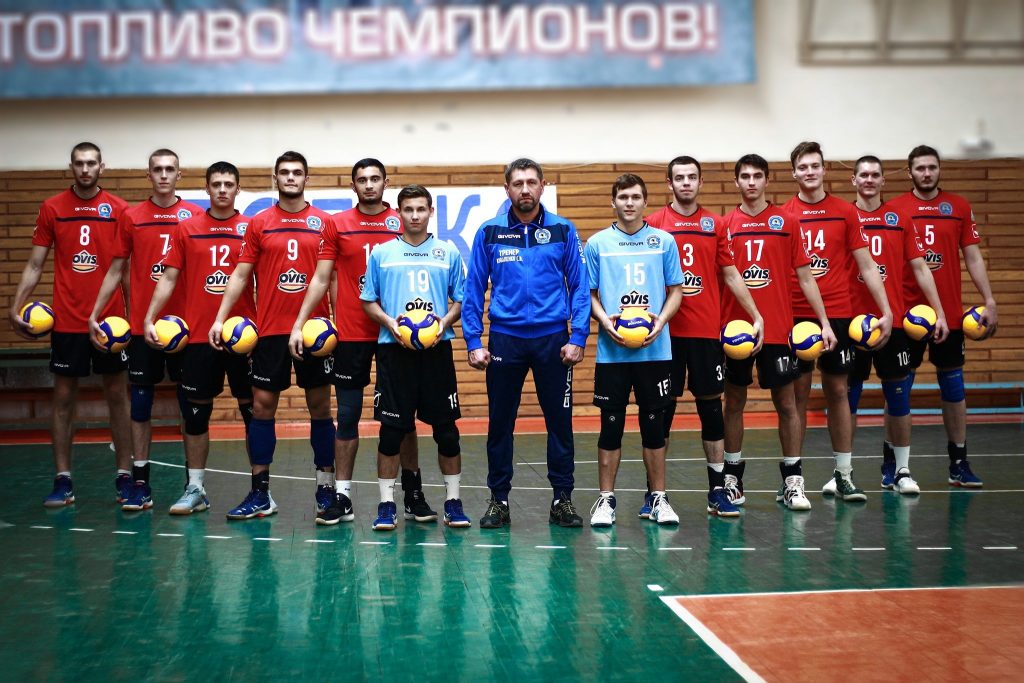 Харьковские волейбольные клубы добыли победы в чемпионатах (фото)