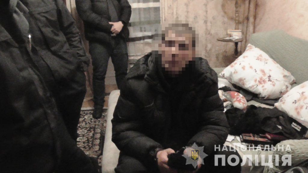 В Харькове рецидивист три раза обворовал одну квартиру (фото, видео)