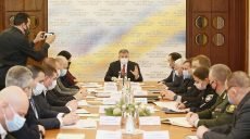Аваков в Харькове учил взаимодействовать силовиков, руководство области и города (фото, видео)