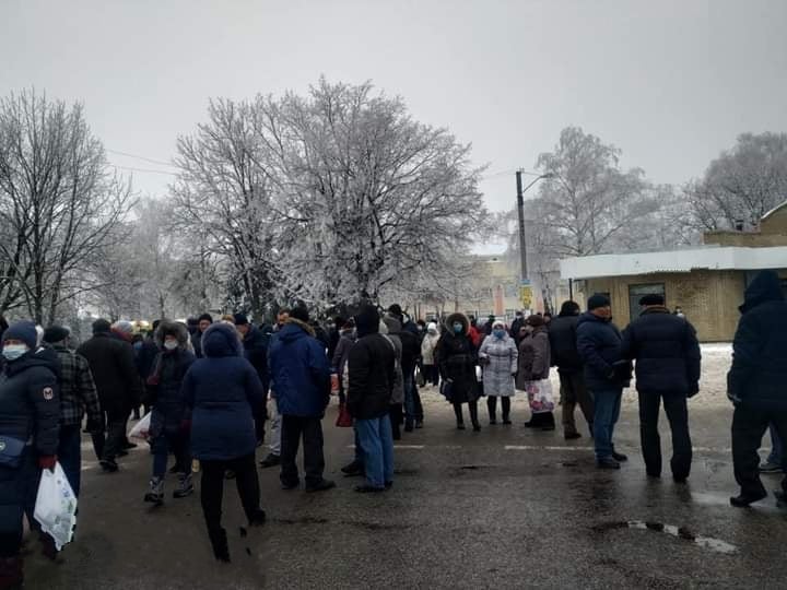 На Харьковщине 80 человек перекрывали из-за тарифов на газ Симферопольскую трассу (фото)
