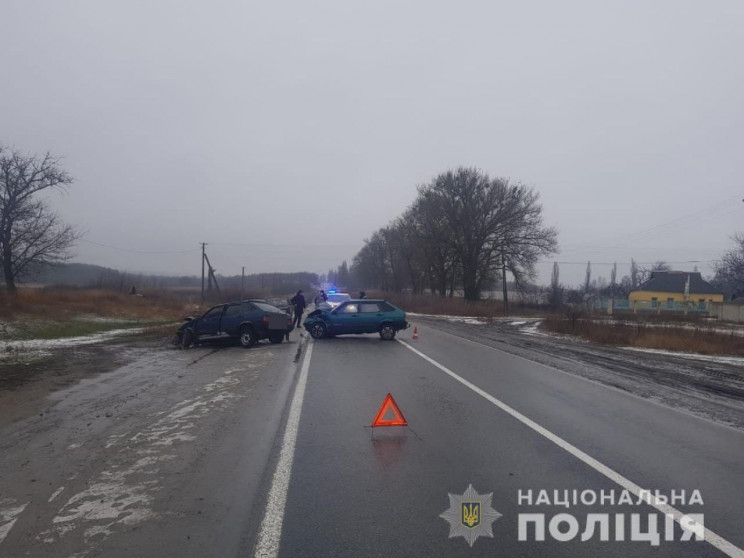На Харьковщине в ДТП пострадали два водителя (фото)