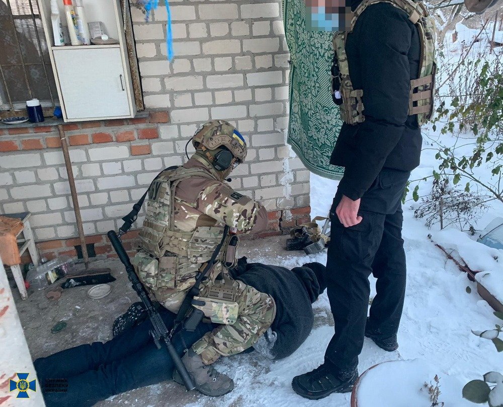 В Харькове прикрыли подпольное промышленное производство боевых пистолетов (фото)