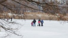Из-за теплой погоды лед на харьковских водоемах стал тонким