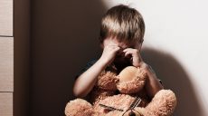 На Харьковщине горе-мать почти на сутки оставила без присмотра малолетних детей (фото)