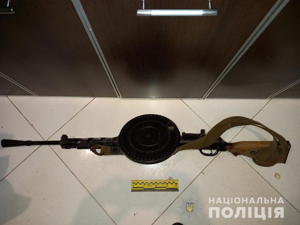 Харьковчанин продавал пулеметы (фото)