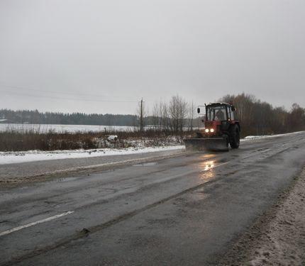 Ситуация на дорогах Харьковщины: дороги убирало более 160 человек