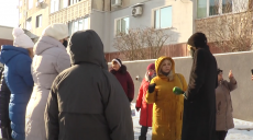 Від 10 до 15 градусів: мешканці Павлового Поля п’ятий день мерзнуть у квартирах (відео)