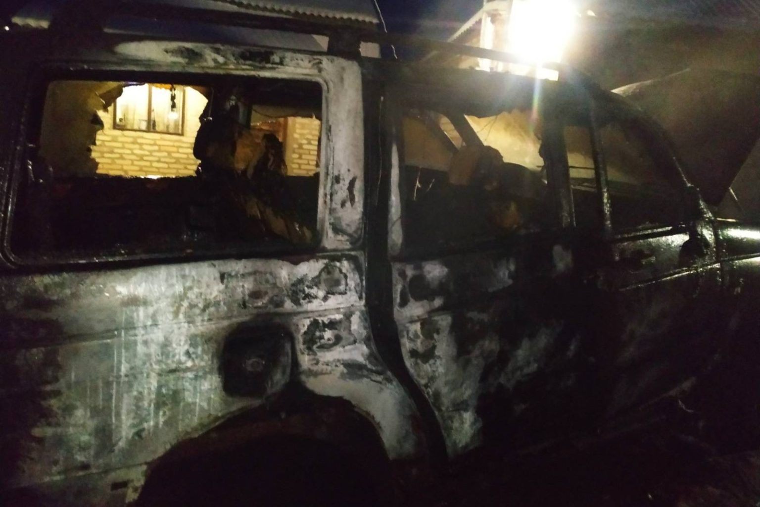 На Харьковщине сгорел автомобиль (фото)