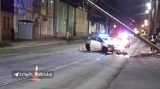 Патрульные в Харькове врезались в столб (фото)