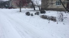 Под Харьковом посреди улицы ограбили мужчину