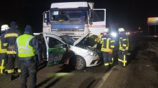 На окружной города Харькова спасатели ликвидировали последствия смертельной аварии (фото)