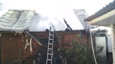 В Чугуеве горел гараж в частном домовладении (фото)