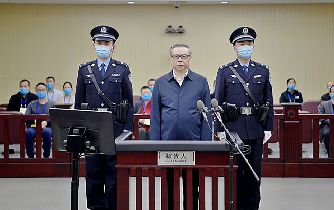 В Китае казнили чиновника-многоженца, который к тому же растратил государственные деньги