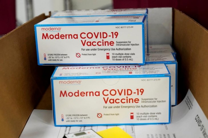 Вакцина от COVID-19 компании Moderna оказалась эффективной против новых штаммов вируса