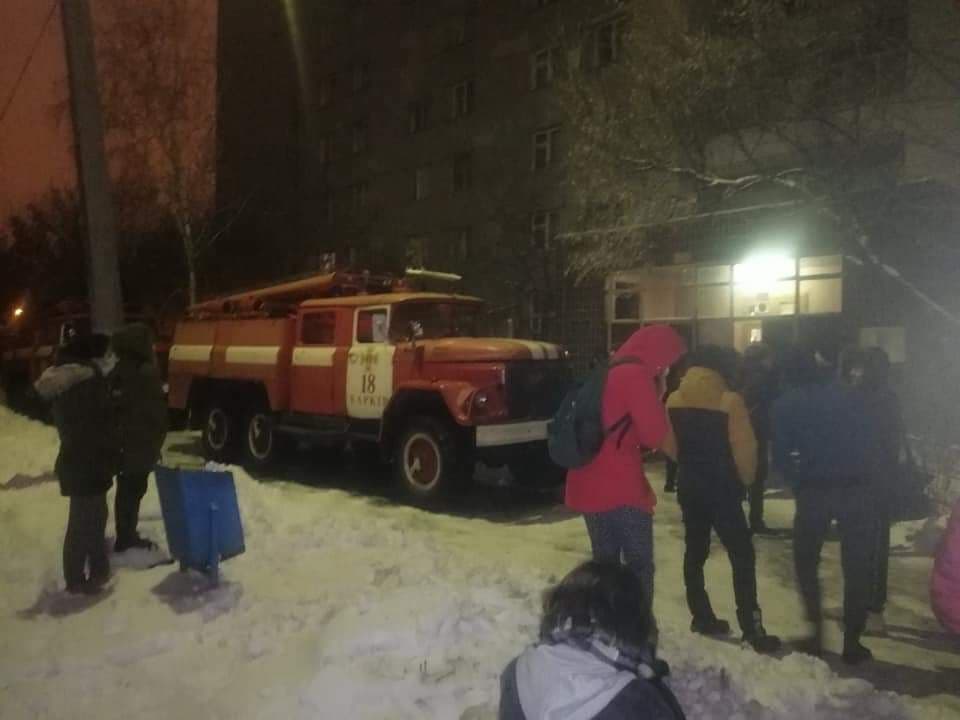 В Харькове загорелось общежитие: эвакуировали 45 человек (фото)
