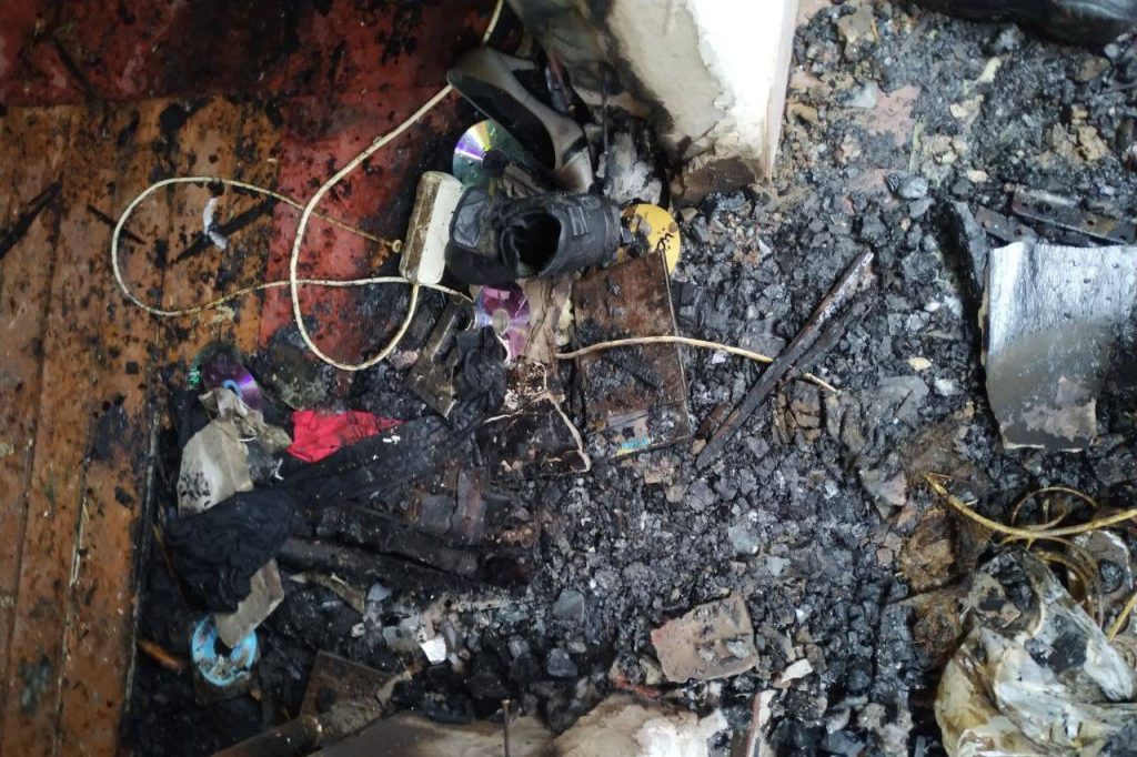 В Харьковском районе на месте пожара найдено тело погибшего мужчины (фото)
