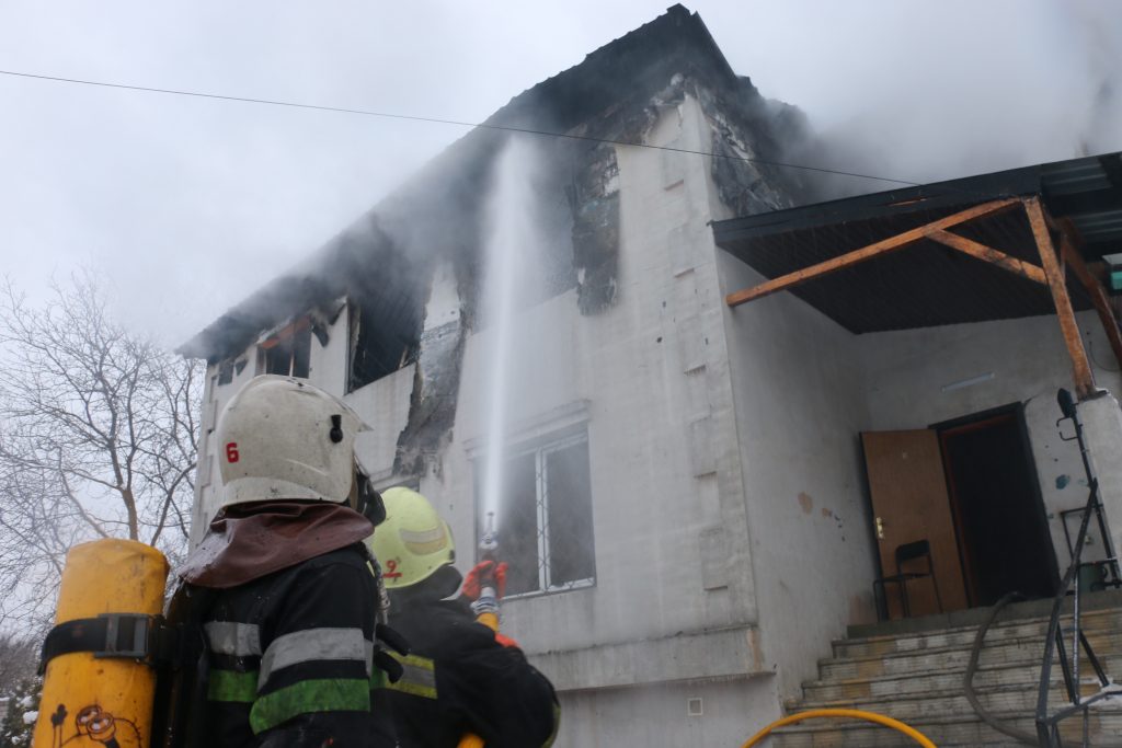 Пожар в пансионате: Харьковский горсовет оплатит лечение пострадавших и похороны погибших