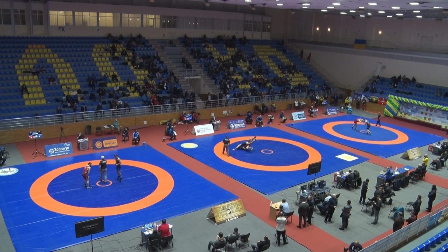 В Харькове прошел чемпионат Украины по вольной борьбе (фото)