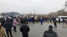Недовольные тарифами граждане перекрыли дорогу Харьков — Ахтырка (видео)