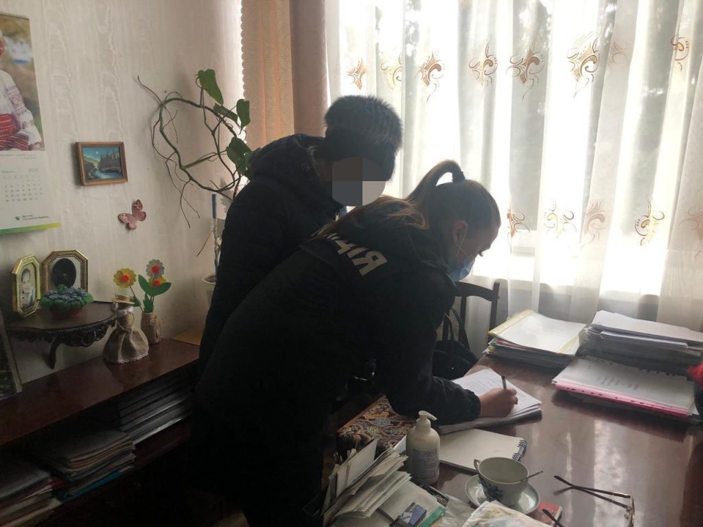 На Харьковщине заведующая детсадом больше года обманом получала двойную зарплату