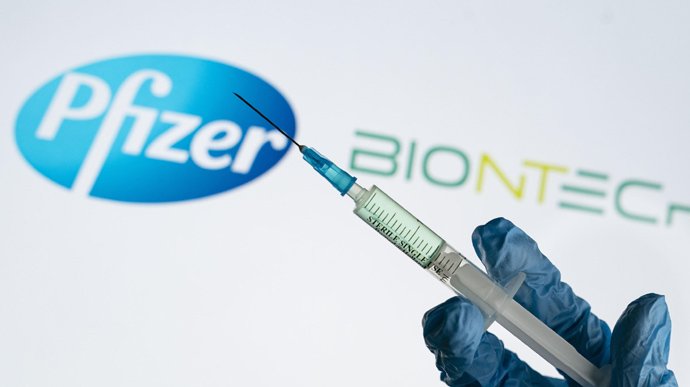 Харьковских медиков привьют от COVID-19 вакциной Pfizer