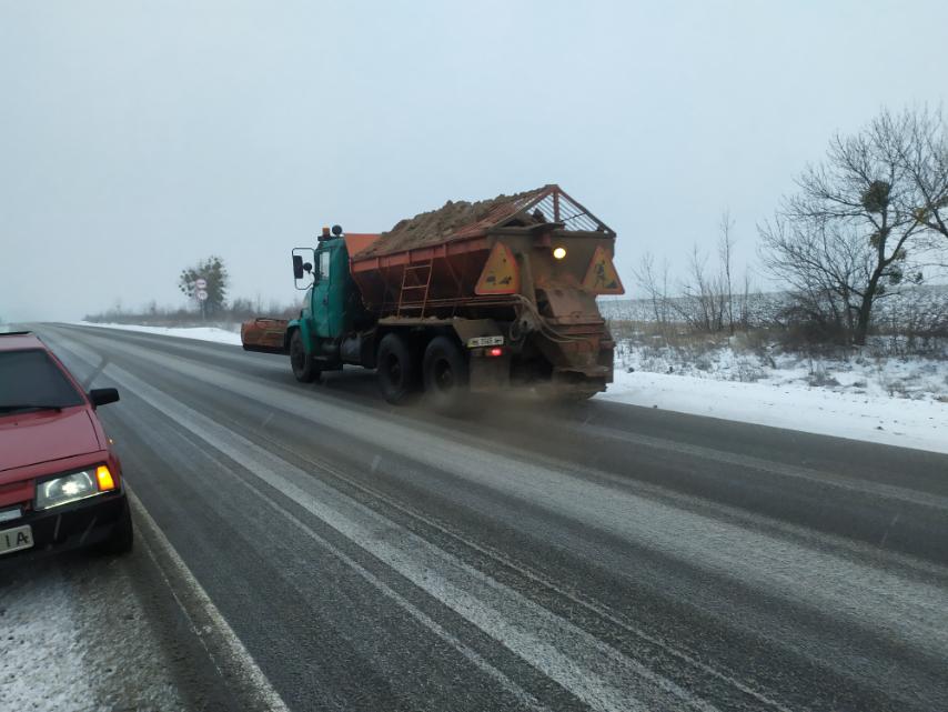 Ситуация на дорогах Харьковщины: туман, местами снег с дождем (фото)