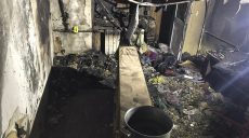 В Харькове погасили пожар в многоэтажке. Скончалась женщина (фото)