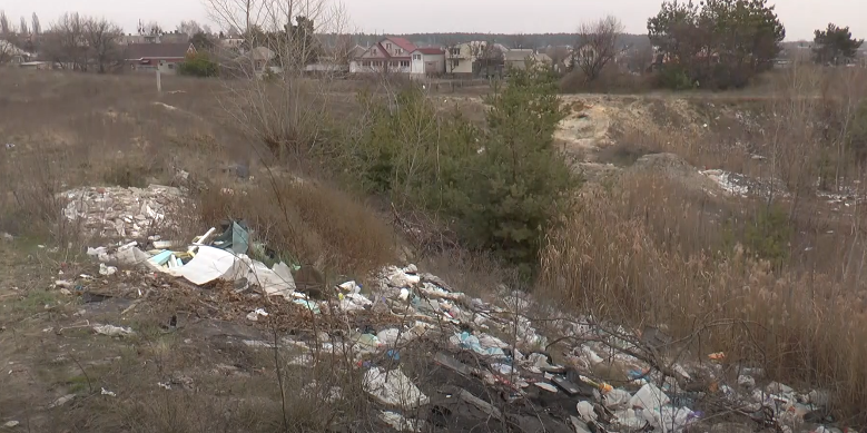 Мешканці Північної Салтівки потерпають від сміттєзвалища (відео)