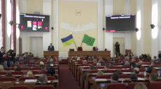Дві бійки, обмежений доступ і блокування трибуни: чим відзначилася сесія Харківської міськради (відео)