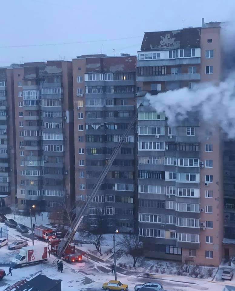 Пожар в многоэтажке Харькова: у неблагополучного соседа прозвучал хлопок