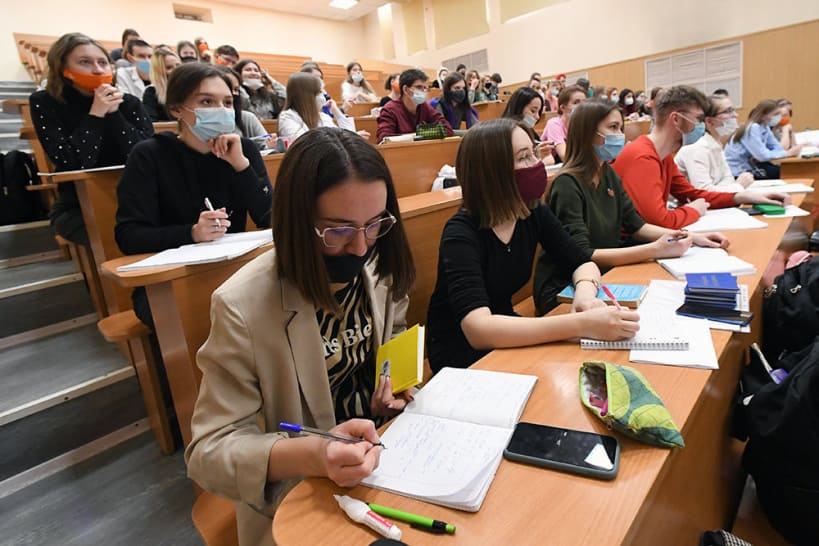 В МОН рассказали, при каком условии возможно возвращение вузов к очному обучению