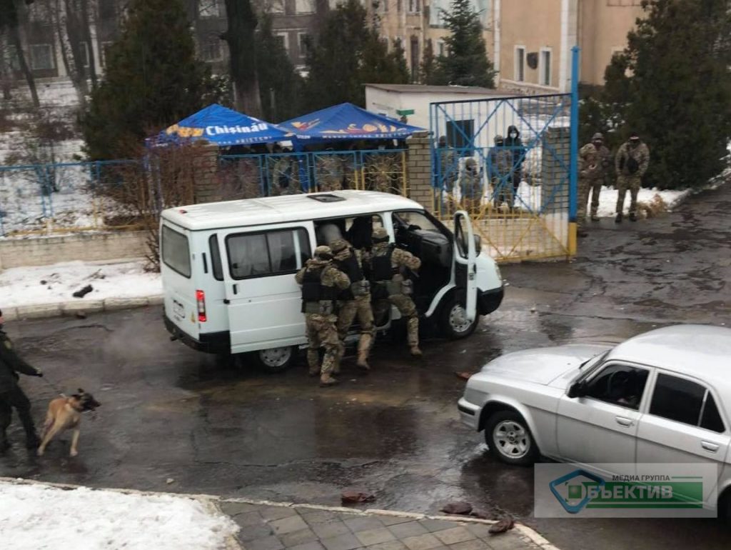 Силовики подавили «бунт» в Куряжской колонии (фото, видео)