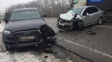 В Харькове в ДТП попали водители дорогих иномарок (фото)