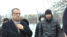 Антон Геращенко в Харькове проверяет четыре недостроенных жилых дома