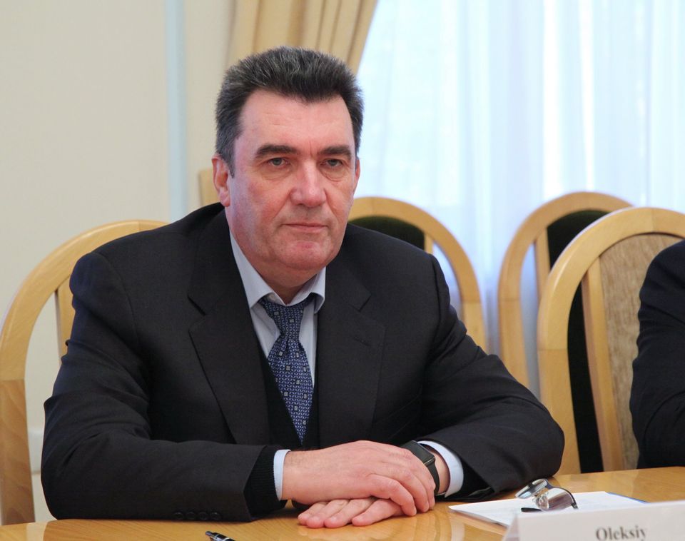 СНБО обещает ввести санкции против народных депутатов