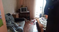 Харьковская пенсионерка выжила после того, как родной внук бил ее по голове, душил и воткнул нож в шею