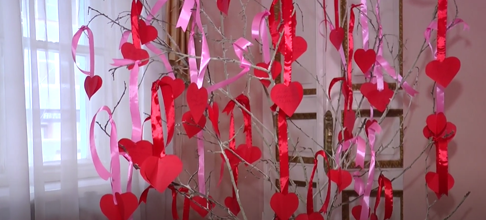 День закоханих у Харкові: ажіотаж у РАЦСі та історії любові (відео)