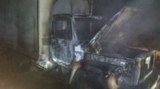 В Харьковской области во время движения загорелся автомобиль «ГАЗ» (фото)