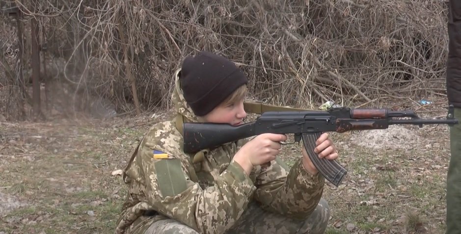 Стрільби, масаж серця та орієнтування: як проходив вишкіл пластунів на Харківщині