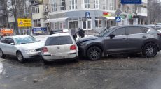 В Харькове — тройное ДТП