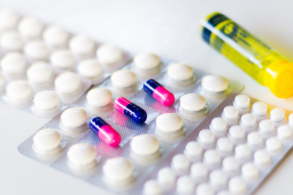 В Украине хотят ввести запрет на продажу лекарств несовершеннолетним — законопроект