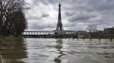 В Париже объявили желтый уровень опасности: Сена вышла из берегов (фото)