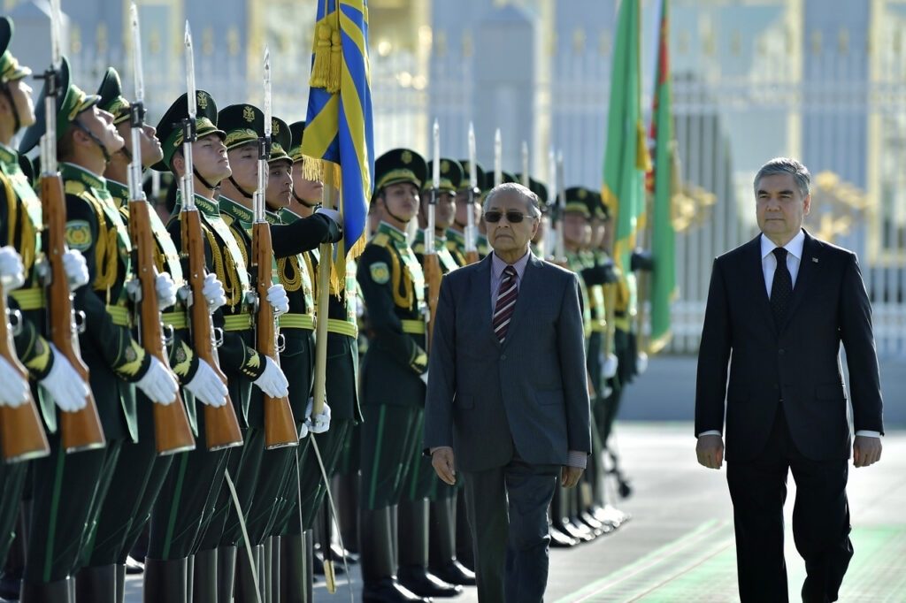 Президент Туркменистана ввел новую должность, чтобы отдать ее своему сыну