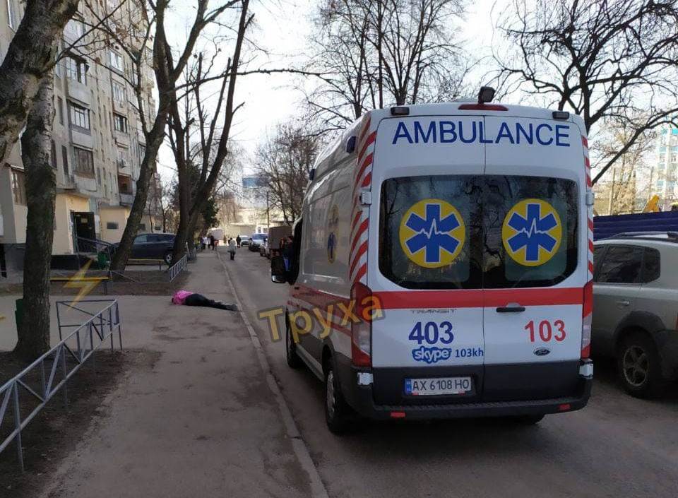 В Харькове мужчина упал с 12-го этажа