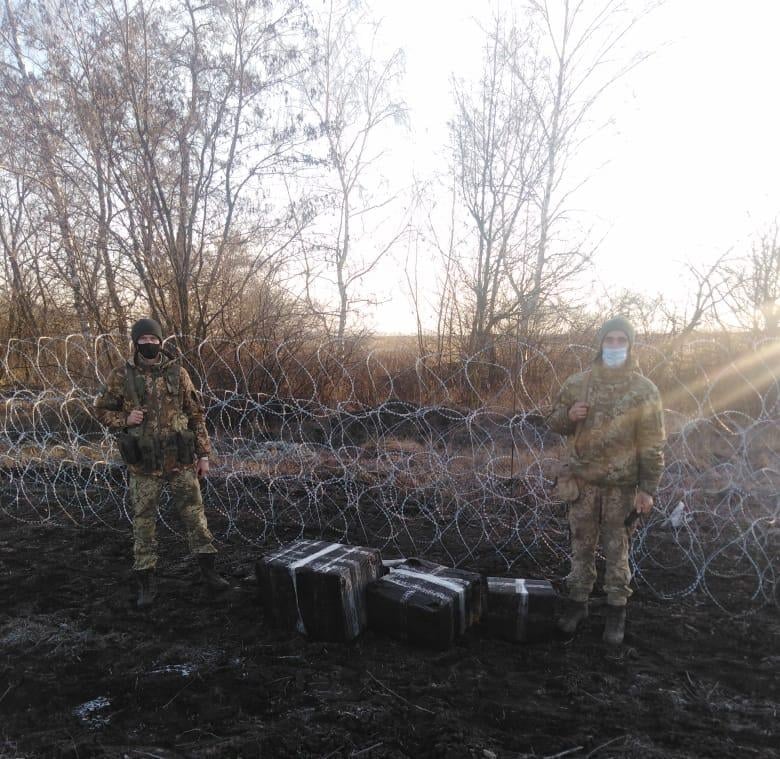 Российские контрабандисты перебросили через границу украинским «коллегам» партию лекарств и украшений