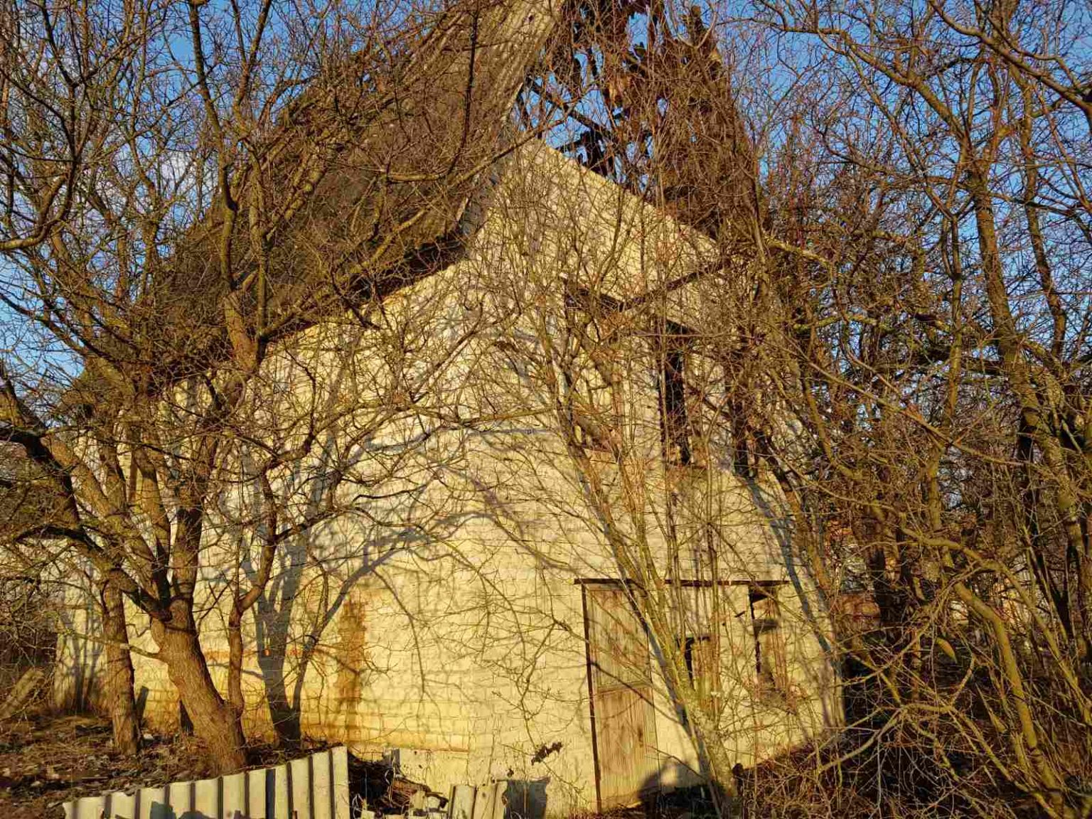 На Харьковщине сгорела дача (фото)