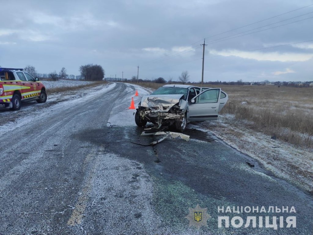 Состояние водителя, выжившего в смертельном ДТП на Харьковщине, удовлетворительное (фоторепортаж)