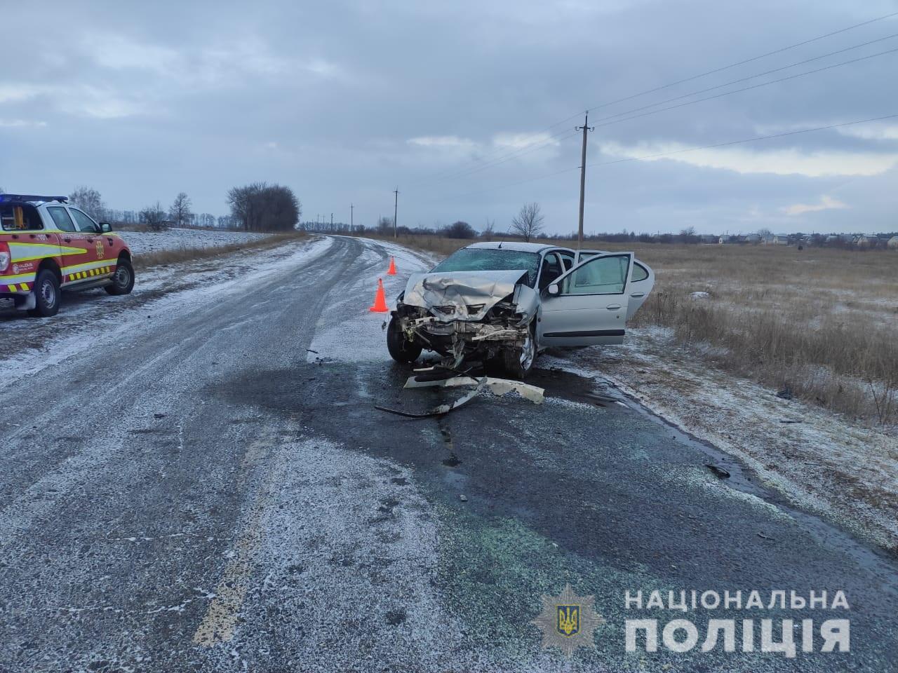 Состояние водителя, выжившего в смертельном ДТП на Харьковщине, удовлетворительное (фоторепортаж)