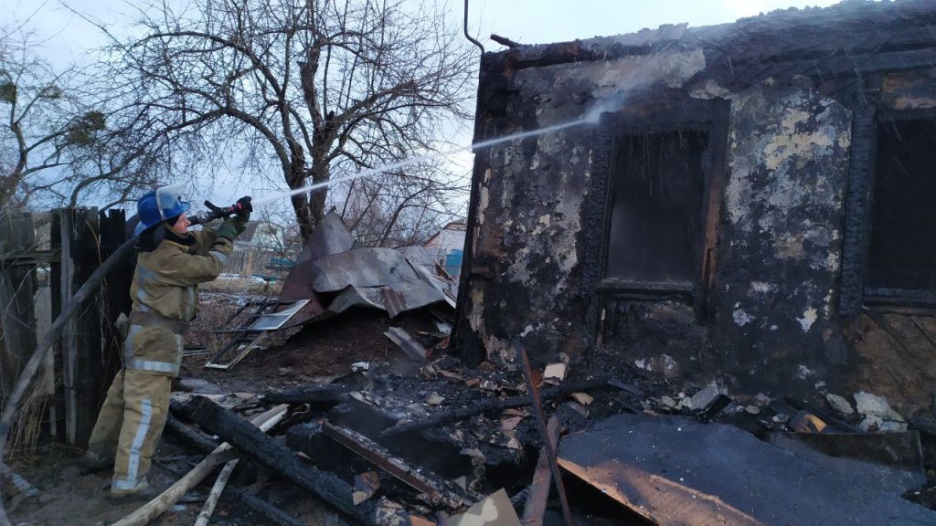 На Харьковщине сгорел дом (фото)