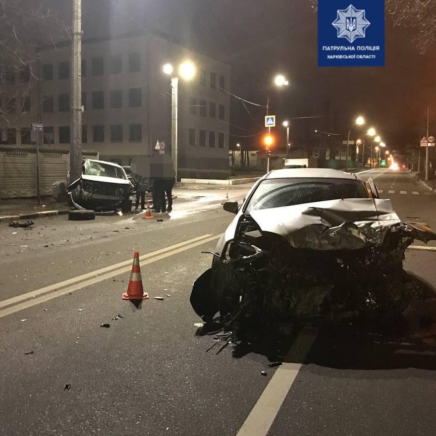 На улице Марьевской в ДТП травмированы водитель и пассажир (фото)